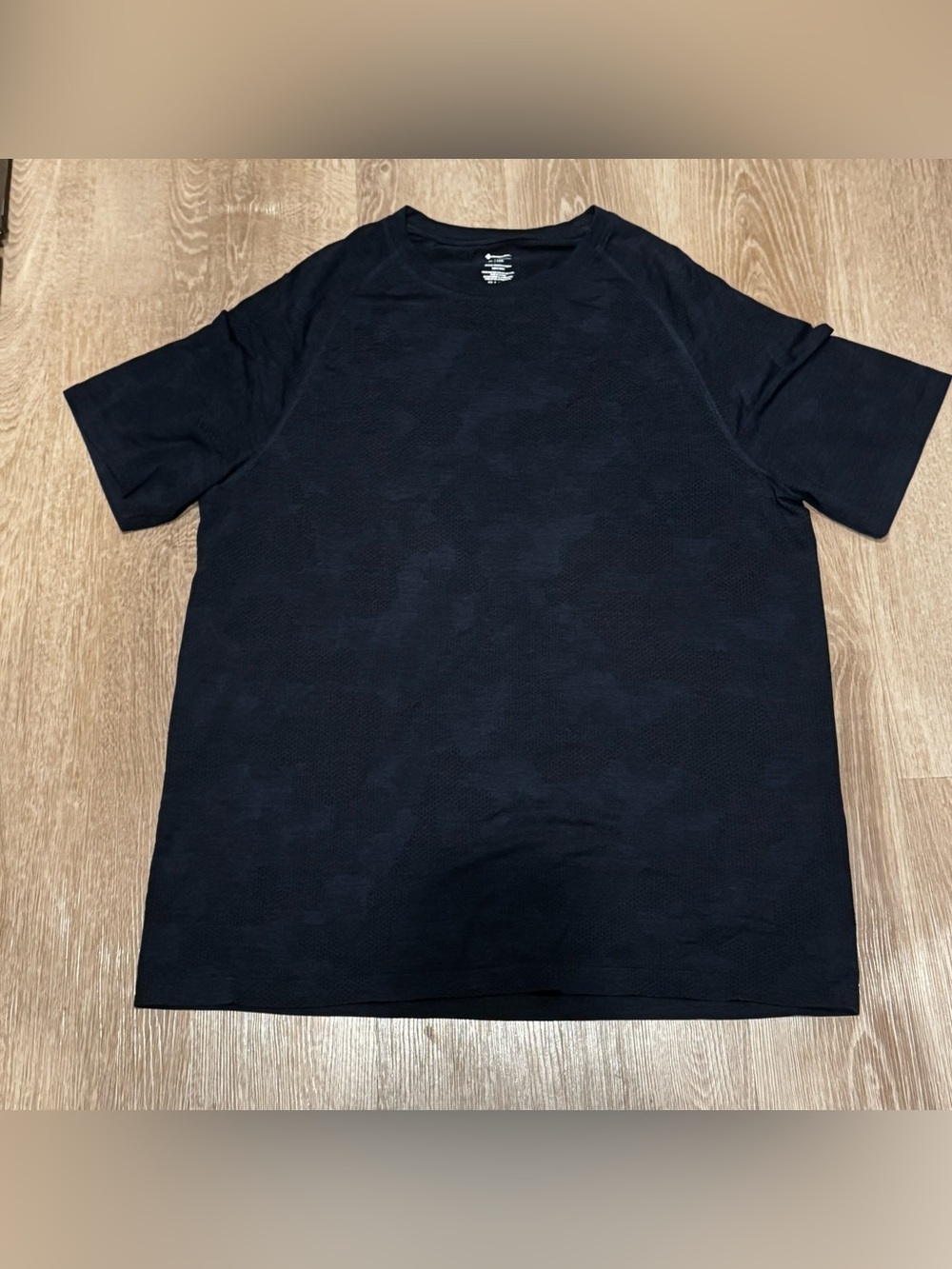 Men's Black Short-Sleeve Crew Neck Tee